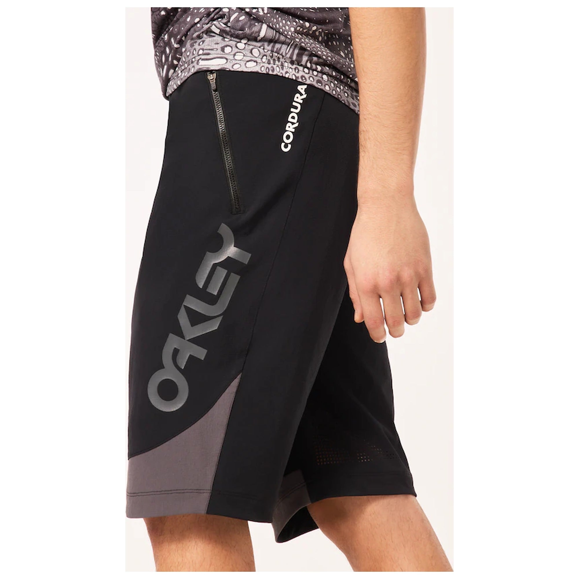 MAVEN SCRUB SHORT