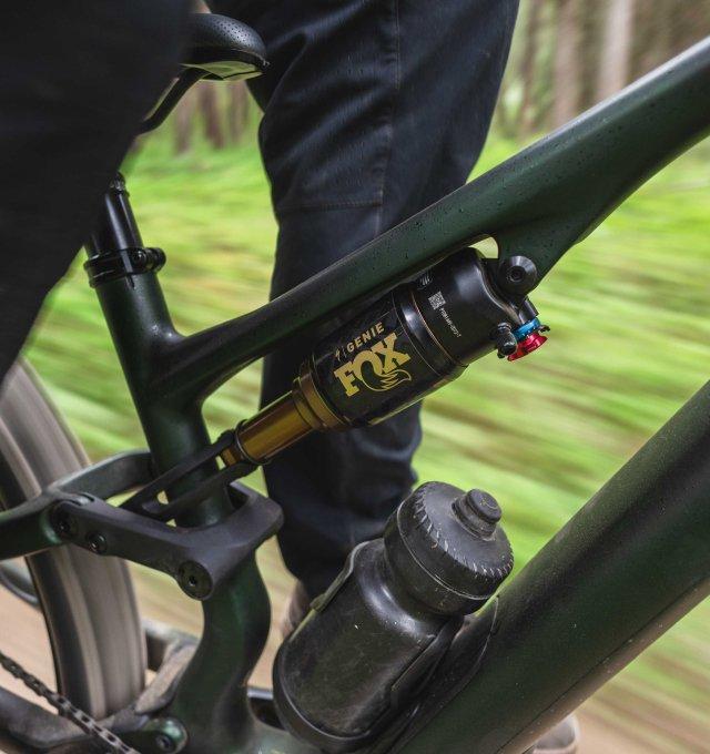 MTB-4003_Stumpjumper-15_W-GENIE_Article-Component_02_IMG-01_1.jpg